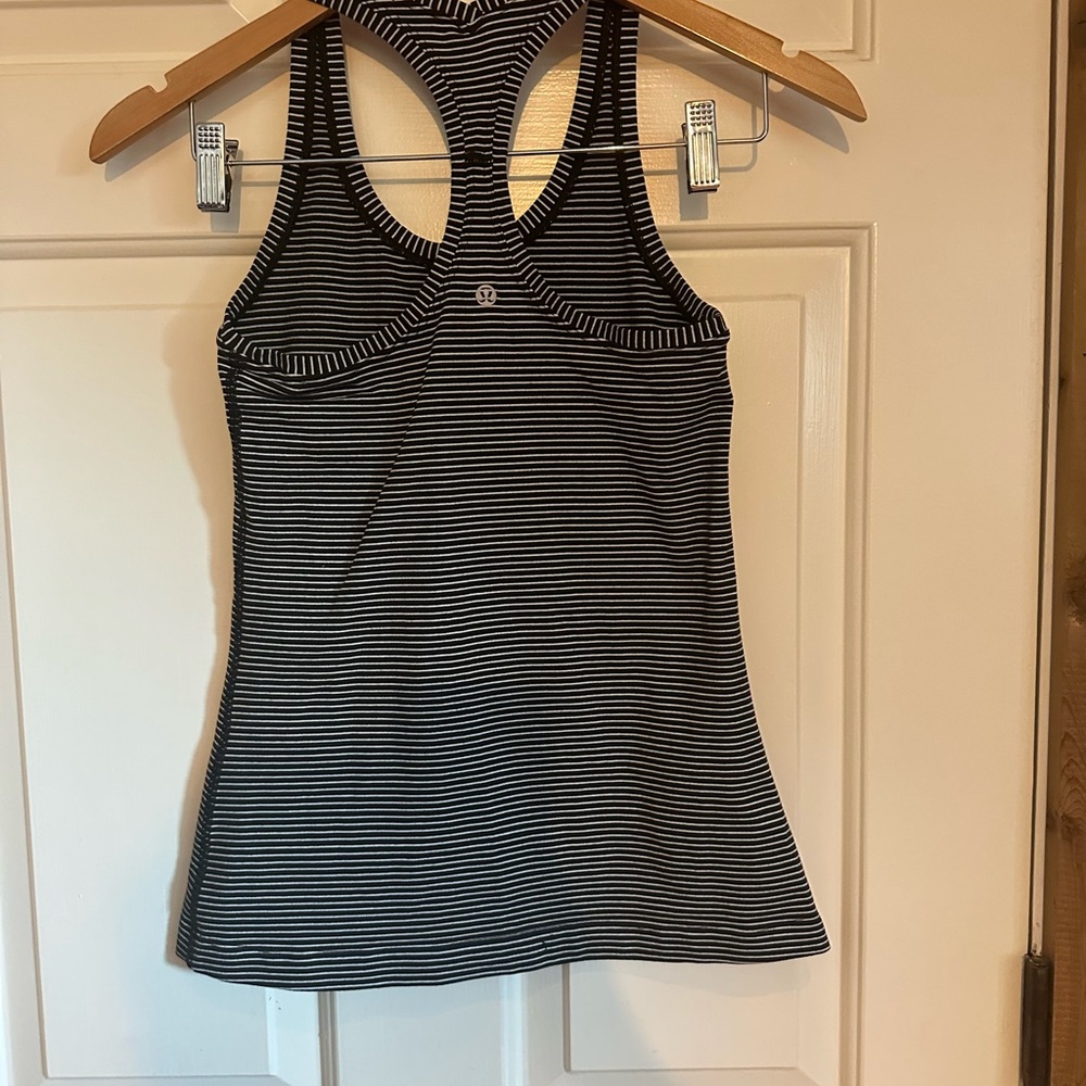 Lululemon Striped Black and White Workout Top Superb Condition Size 6